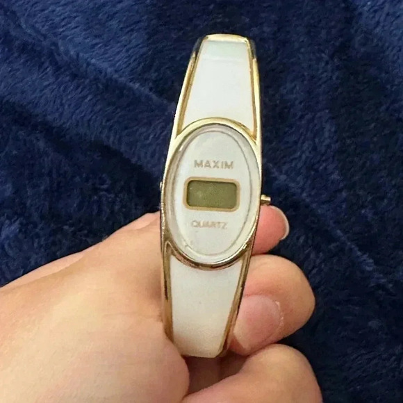 Maxim white watch - Picture 1 of 3